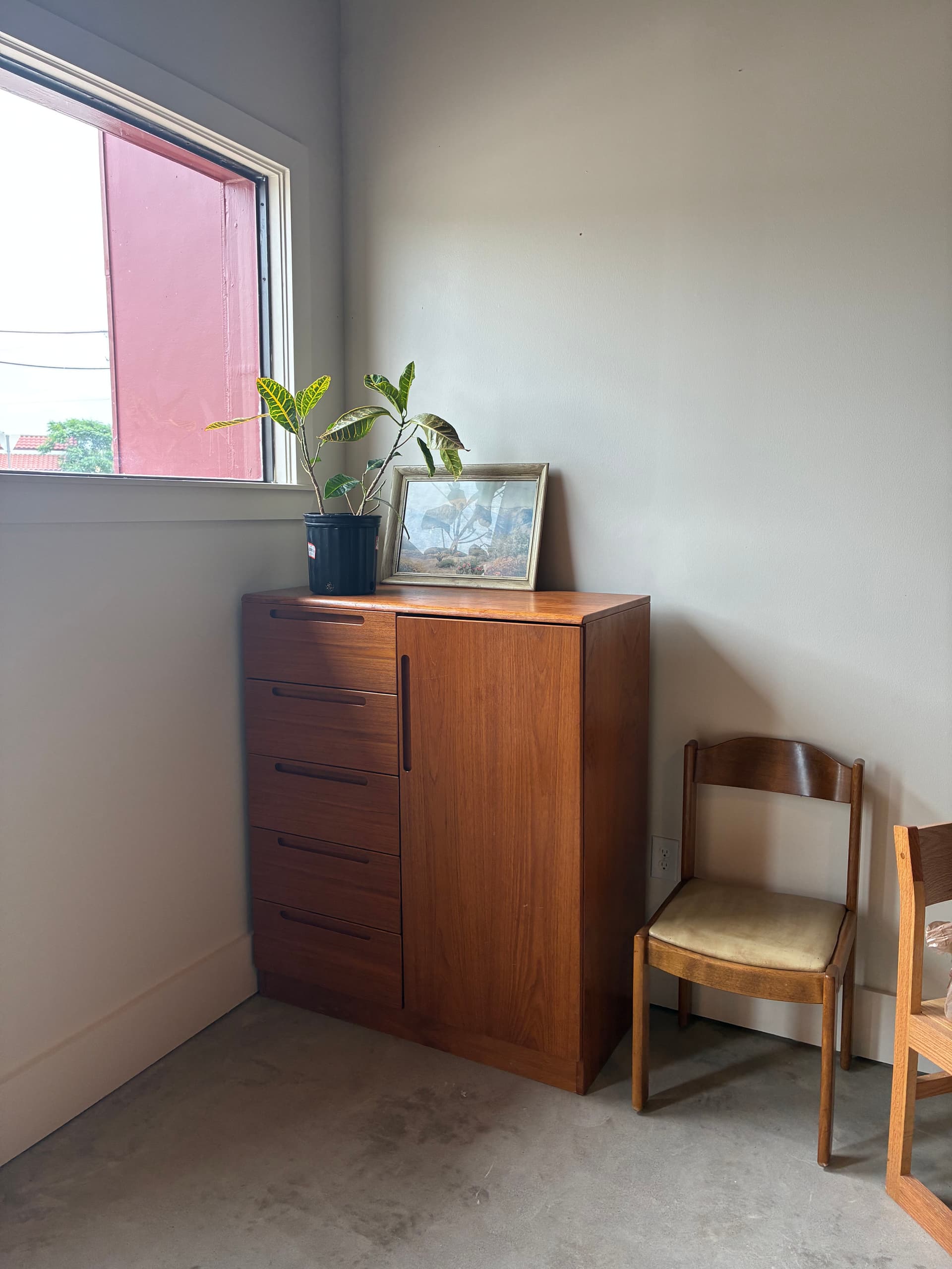 Gallery photos for Clean Windows for Navito Cafe's Brand New Shop: Image #2