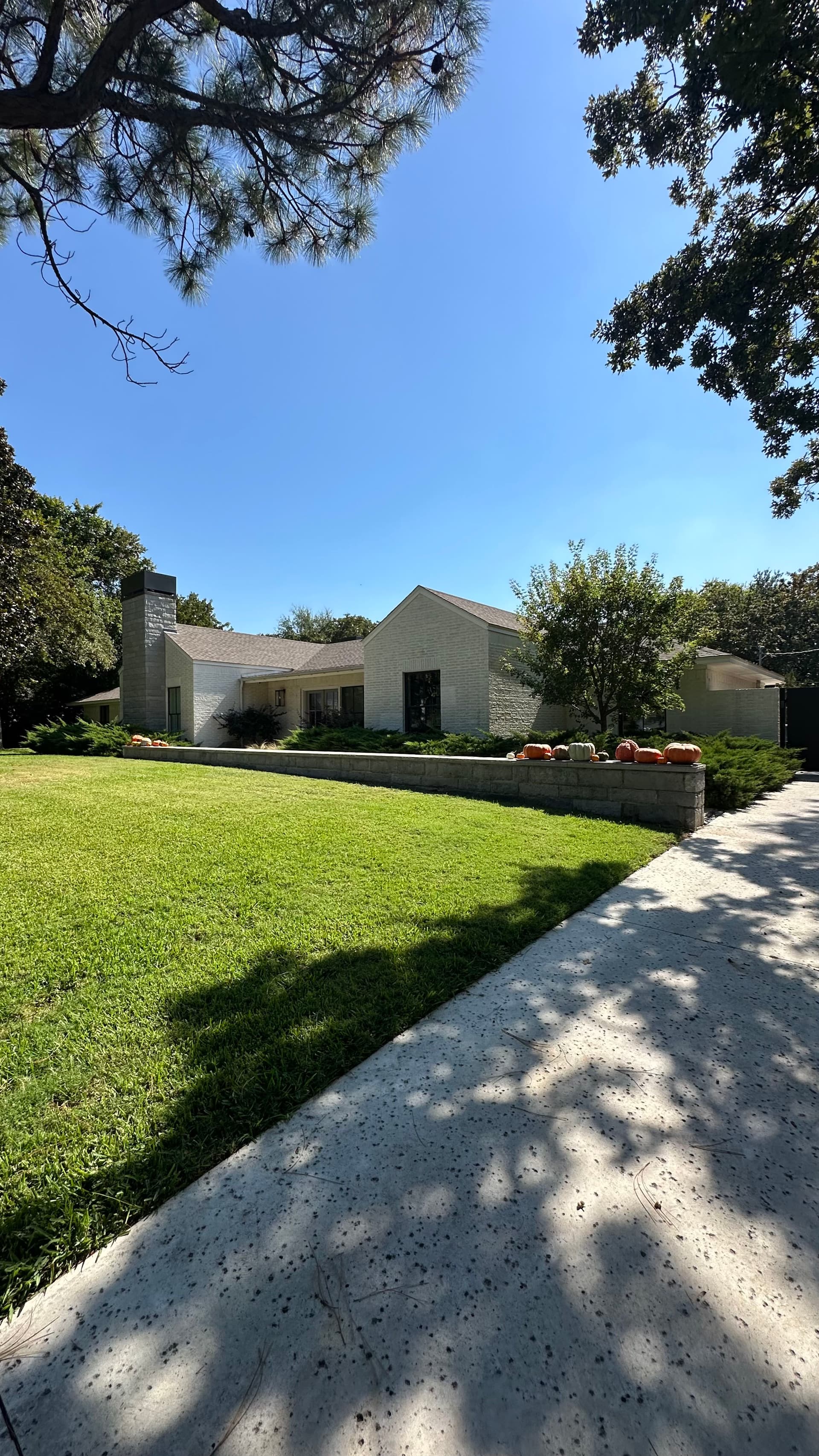 Gallery photos for Spotless Yard Views with Our Window Cleaning Service in Keller TX: Image #2