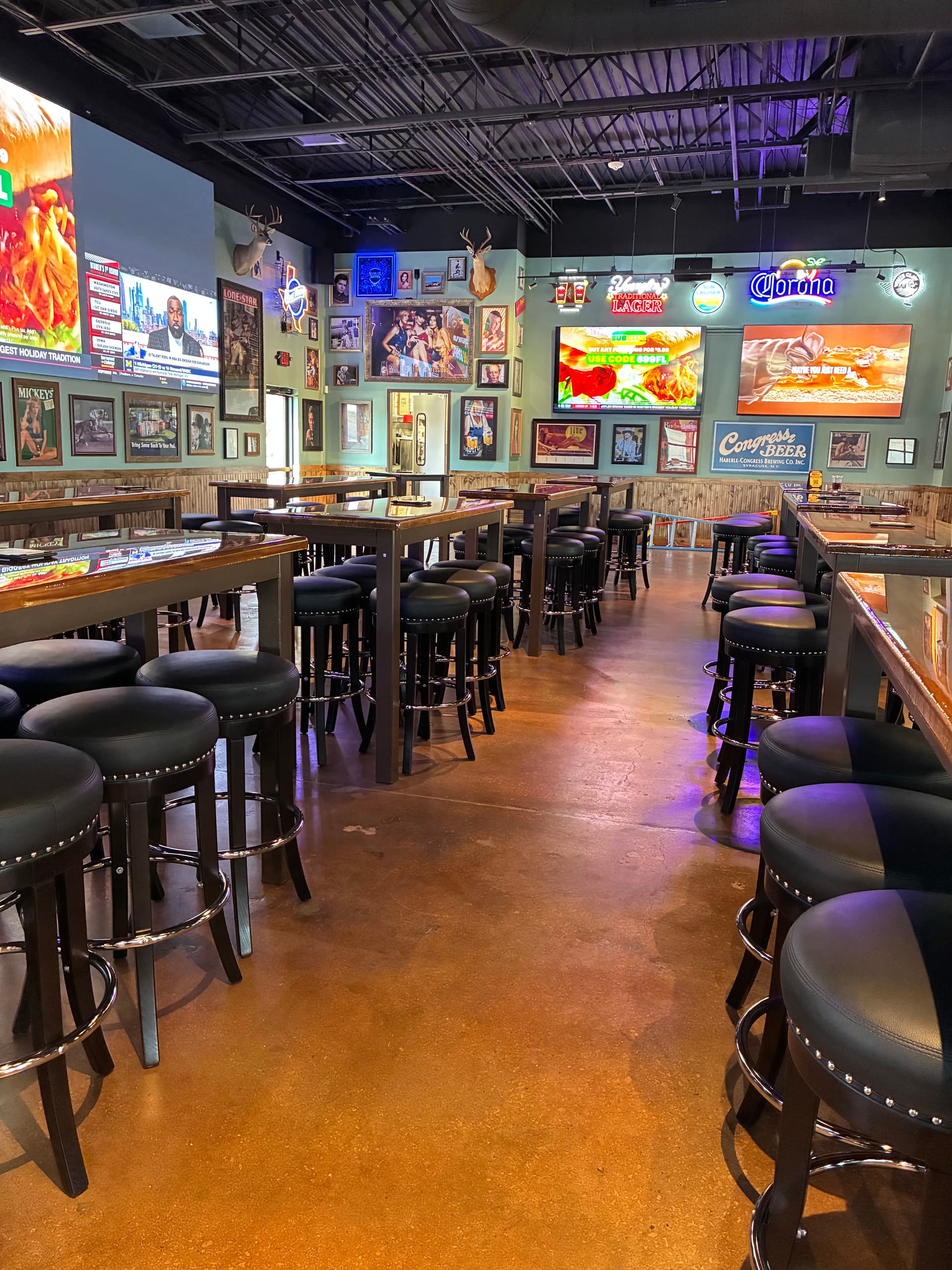 Gallery photos for Spotless Windows at Little Woodrow's in Frisco: Image #1