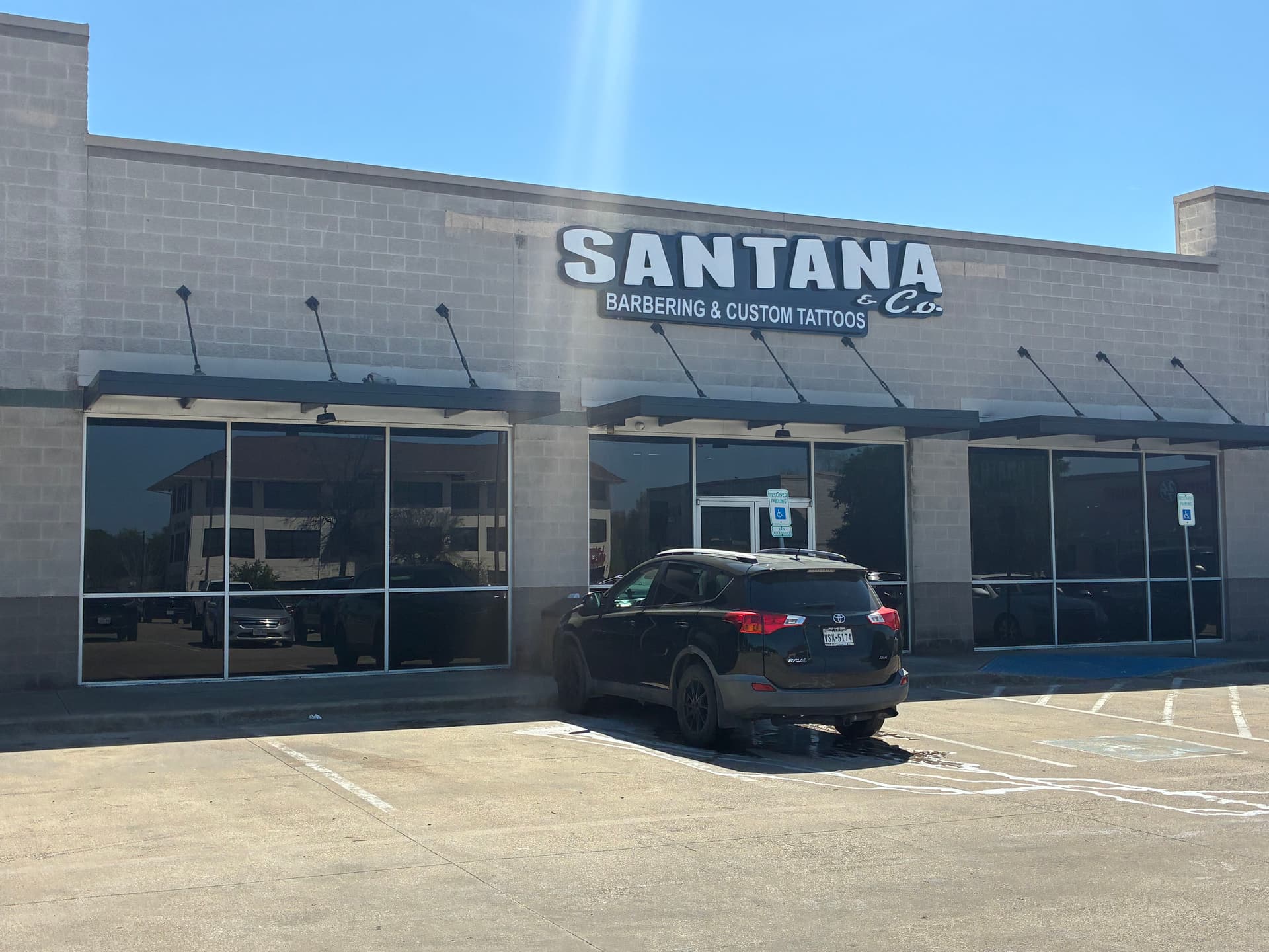 Spotless Shine for Santana Co. Studio's New Location image